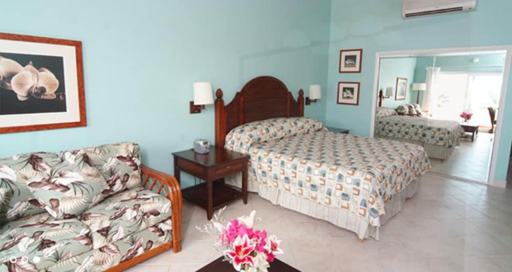 Trade Winds Hotel Dickenson Bay المظهر الخارجي الصورة