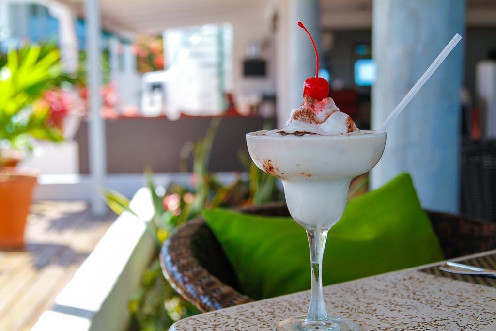 Trade Winds Hotel Dickenson Bay المظهر الخارجي الصورة