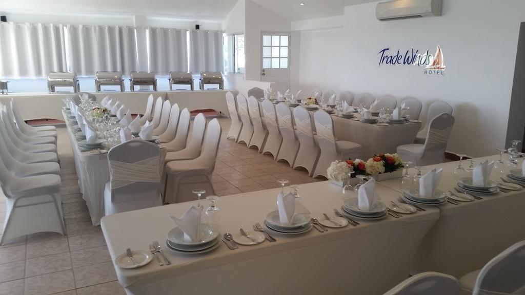 Trade Winds Hotel Dickenson Bay المظهر الخارجي الصورة