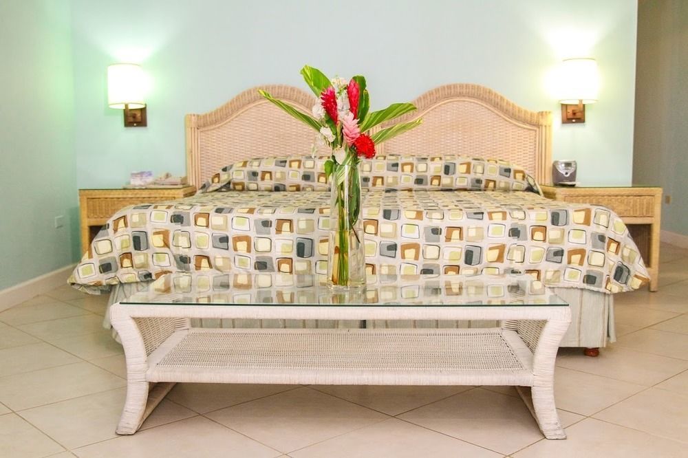 Trade Winds Hotel Dickenson Bay المظهر الخارجي الصورة