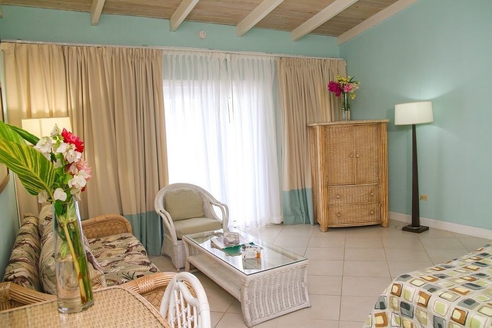 Trade Winds Hotel Dickenson Bay المظهر الخارجي الصورة